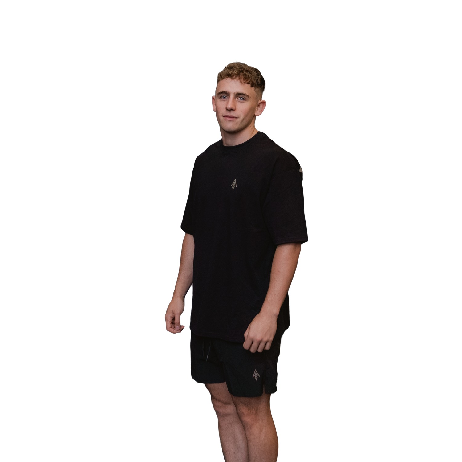 Man wearing relaxed tee unisex black